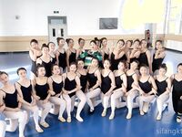 【黑客破解】台中18歲的舞蹈班學員黃嘉雯 各種私拍泄密流出2