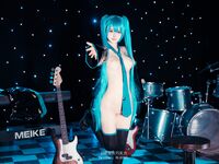 萌新推特00後露臉網紅美少女▌白莉愛吃巧克力▌Cos初音未來 香艷酥乳粉嫩白虎演唱會 精美私拍