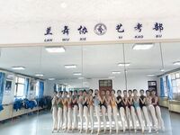 【黑客破解】台中18歲的舞蹈班學員黃嘉雯 各種私拍泄密流出6