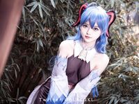 蘿莉嫩妹@超級美穴@白莉愛吃巧克力之甘雨