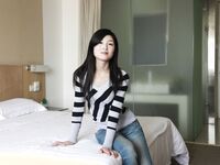 早期國模私拍鼻祖！原滋原味傳統型青澀美乳小妹黃丹頂格私拍原版