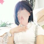 海角社區兄妹亂倫大神想草自己的妹妹暑假新作 和妹妹在車里偷情，中途我媽打電話找我們