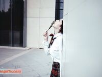 露臉才是王道！推特清純大波翹臀奔放正妹輝夜姬私拍各種反人類調教群P喝尿炮擊多人顏射場面令人乍舌