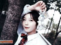 露臉才是王道！推特清純大波翹臀奔放正妹輝夜姬私拍各種反人類調教群P喝尿炮擊多人顏射場面令人乍舌