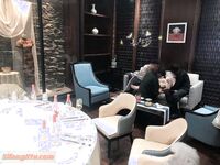 高顏長腿騷貨『美杜莎』最新淫亂群交私拍 度假村露出群P淫亂 KTV淫亂啪啪 高清