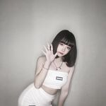 《台灣情侶泄密》冒充舞蹈老師讓聲音很嗲的嫩妹 掰開鮑魚看看是否處女