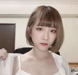 《台灣情侶泄密》冒充舞蹈老師讓聲音很嗲的嫩妹 掰開鮑魚看看是否處女