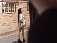 巨乳妙龄女神【乐乐】下班回家途中被电车痴汉尾随趁她熟睡进屋强行交合嘴说不要却迎合着高潮