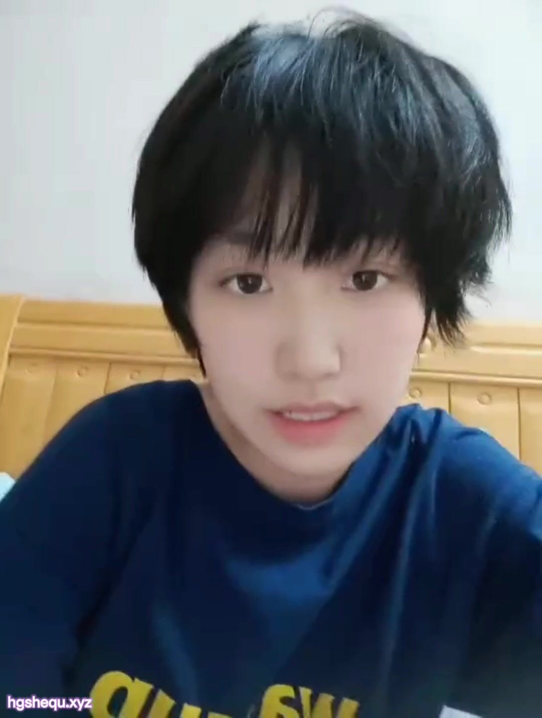 極品蘿莉音聲控露臉反差小嫩妹【比心陪玩小雪】私人高價定製紫薇裸身完成任務 (33)