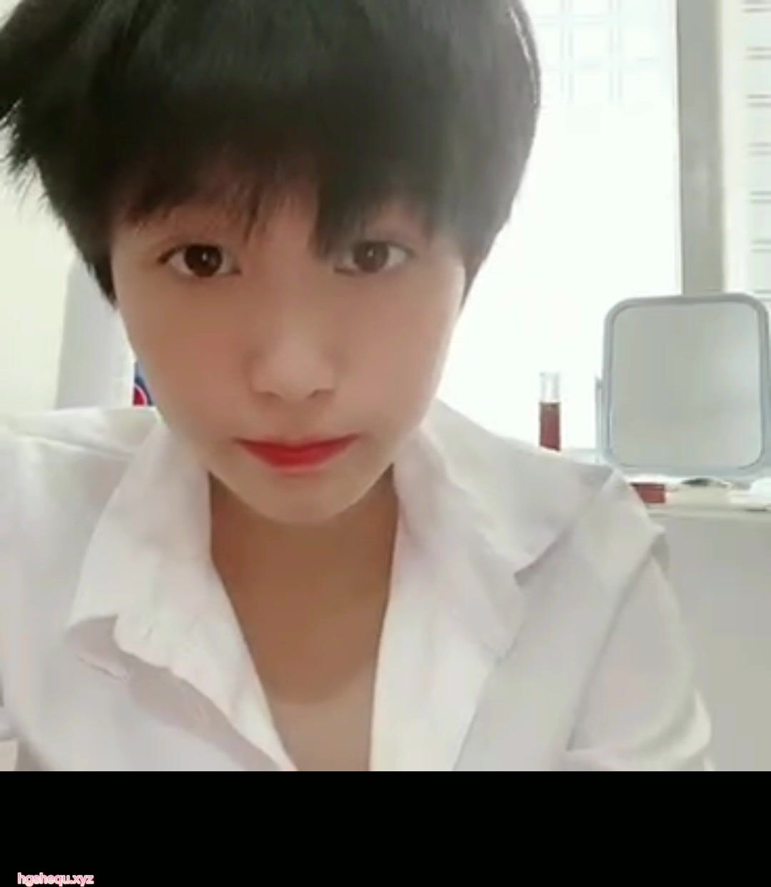 極品蘿莉音聲控露臉反差小嫩妹【比心陪玩小雪】私人高價定製紫薇裸身完成任務 (34)