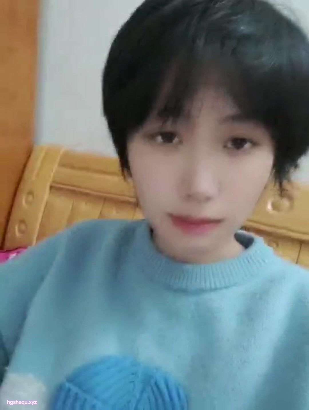 極品蘿莉音聲控露臉反差小嫩妹【比心陪玩小雪】私人高價定製紫薇裸身完成任務 (37)