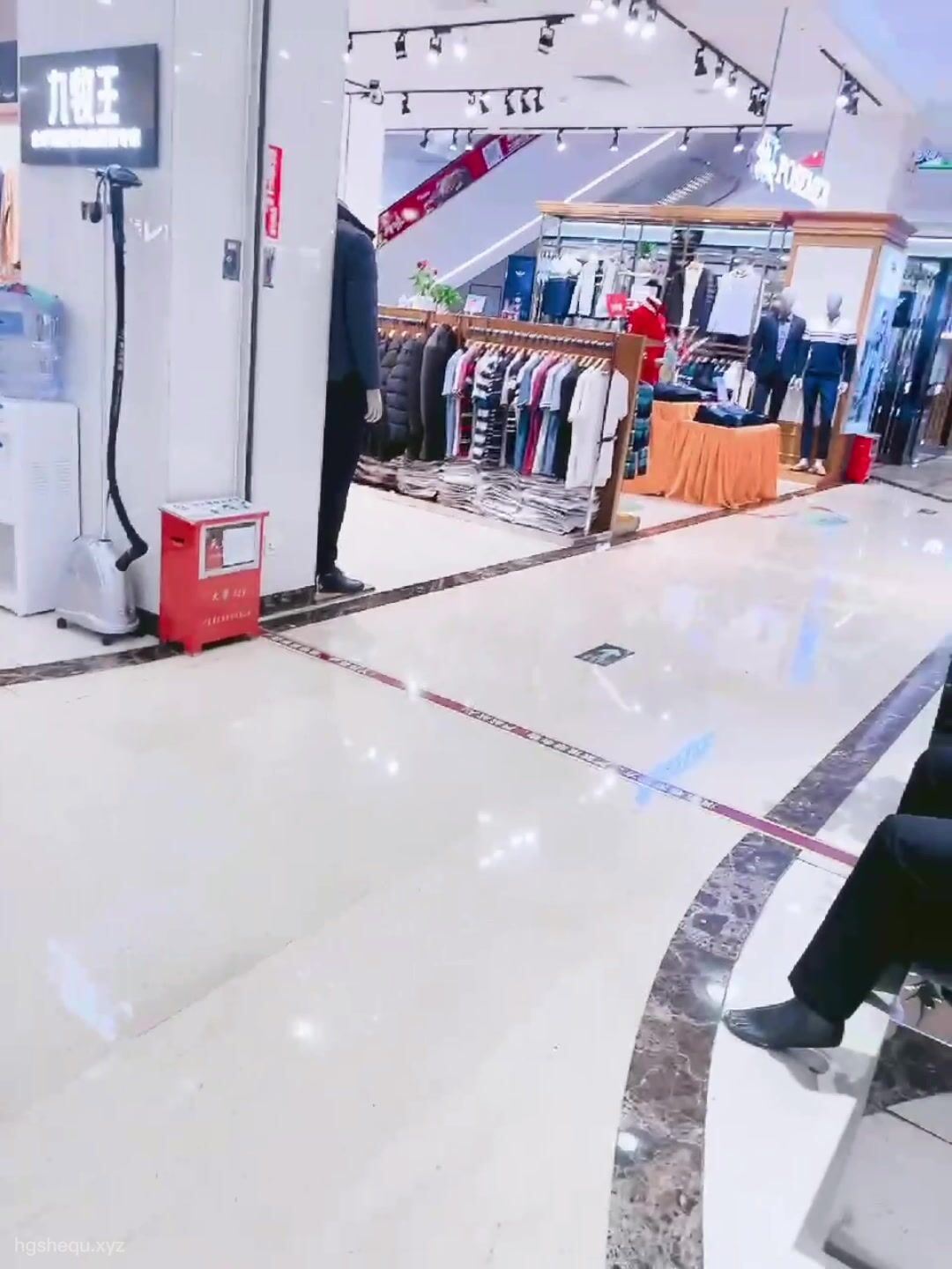 極品蘿莉音聲控露臉反差小嫩妹【比心陪玩小雪】私人高價定製紫薇裸身完成任務 (45)