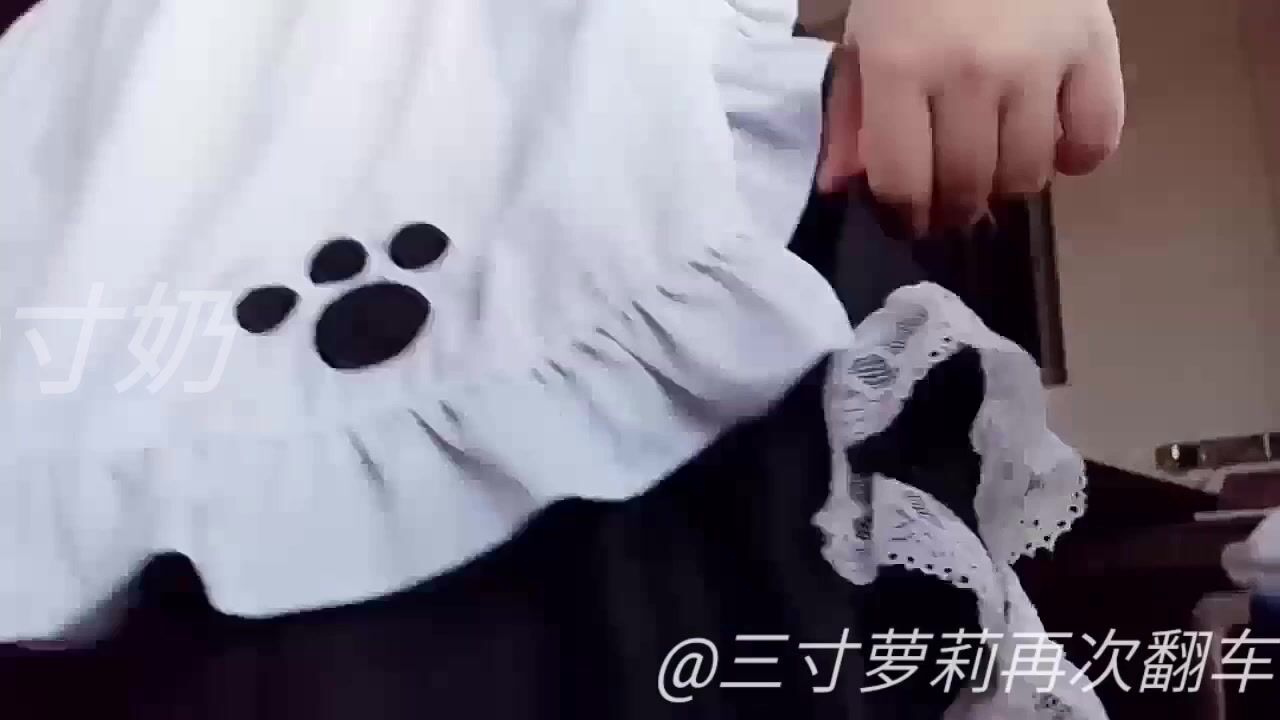 微博紅人極品小嫩比【三寸蘿莉再次翻車】V信群會員福利紫薇潮噴灌腸鴛鴦浴足交 (7)