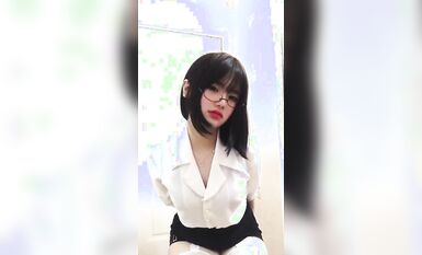 皮皮蝦網紅純欲女神【在下小羊】人前傲女，人後母狗，被金主包養定製私拍各種裸舞紫薇視頻207V (101)