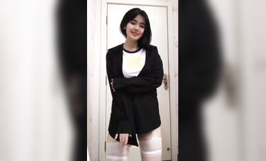 皮皮蝦網紅純欲女神【在下小羊】人前傲女，人後母狗，被金主包養定製私拍各種裸舞紫薇視頻207V (11)