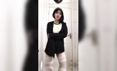 皮皮蝦網紅純欲女神【在下小羊】人前傲女，人後母狗，被金主包養定製私拍各種裸舞紫薇視頻207V (11)