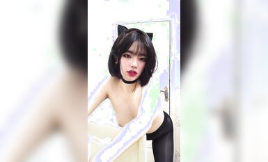 皮皮蝦網紅純欲女神【在下小羊】人前傲女，人後母狗，被金主包養定製私拍各種裸舞紫薇視頻207V (129)