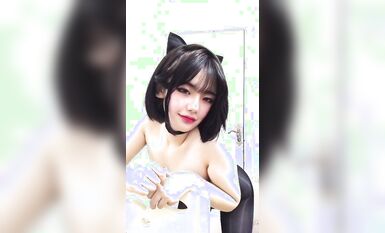 皮皮蝦網紅純欲女神【在下小羊】人前傲女，人後母狗，被金主包養定製私拍各種裸舞紫薇視頻207V (129)