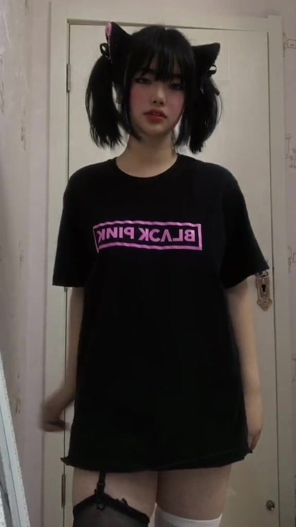 皮皮蝦網紅純欲女神【在下小羊】人前傲女，人後母狗，被金主包養定製私拍各種裸舞紫薇視頻207V (13)