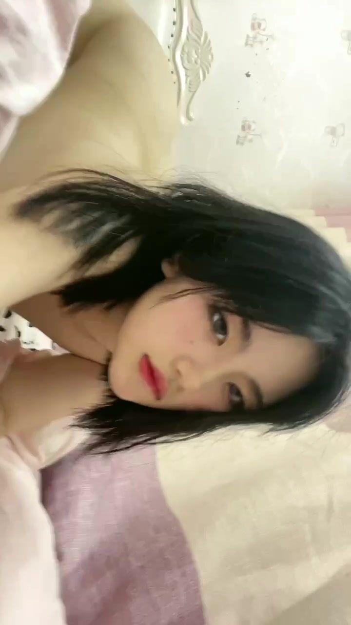 皮皮蝦網紅純欲女神【在下小羊】人前傲女，人後母狗，被金主包養定製私拍各種裸舞紫薇視頻207V (147)