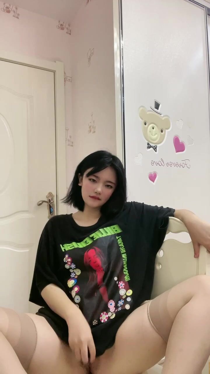 皮皮蝦網紅純欲女神【在下小羊】人前傲女，人後母狗，被金主包養定製私拍各種裸舞紫薇視頻207V (152)