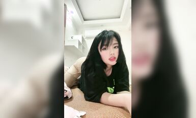 皮皮蝦網紅純欲女神【在下小羊】人前傲女，人後母狗，被金主包養定製私拍各種裸舞紫薇視頻207V (161)