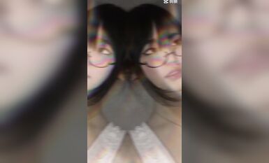 皮皮蝦網紅純欲女神【在下小羊】人前傲女，人後母狗，被金主包養定製私拍各種裸舞紫薇視頻207V (181)