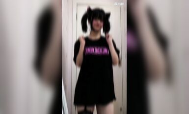 皮皮蝦網紅純欲女神【在下小羊】人前傲女，人後母狗，被金主包養定製私拍各種裸舞紫薇視頻207V (183)