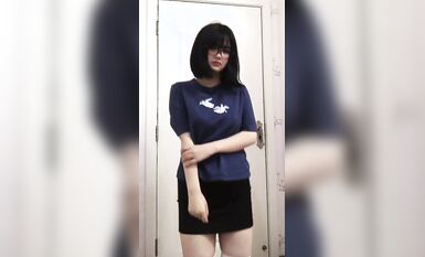 皮皮蝦網紅純欲女神【在下小羊】人前傲女，人後母狗，被金主包養定製私拍各種裸舞紫薇視頻207V (19)