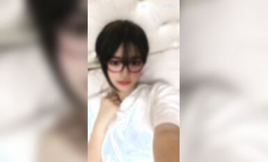 皮皮蝦網紅純欲女神【在下小羊】人前傲女，人後母狗，被金主包養定製私拍各種裸舞紫薇視頻207V (190)