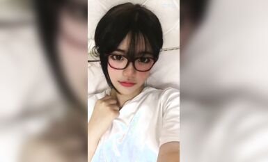 皮皮蝦網紅純欲女神【在下小羊】人前傲女，人後母狗，被金主包養定製私拍各種裸舞紫薇視頻207V (190)