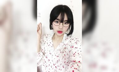 皮皮蝦網紅純欲女神【在下小羊】人前傲女，人後母狗，被金主包養定製私拍各種裸舞紫薇視頻207V (22)