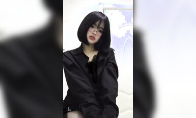 皮皮蝦網紅純欲女神【在下小羊】人前傲女，人後母狗，被金主包養定製私拍各種裸舞紫薇視頻207V (27)