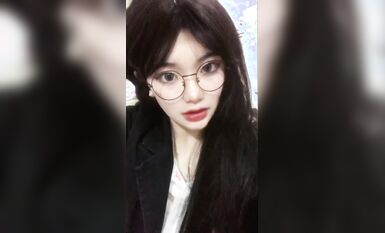 皮皮蝦網紅純欲女神【在下小羊】人前傲女，人後母狗，被金主包養定製私拍各種裸舞紫薇視頻207V (30)