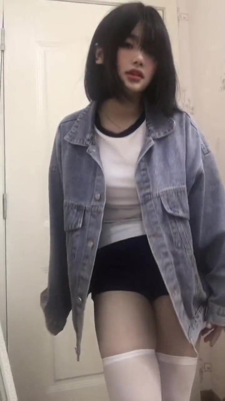 皮皮蝦網紅純欲女神【在下小羊】人前傲女，人後母狗，被金主包養定製私拍各種裸舞紫薇視頻207V (34)