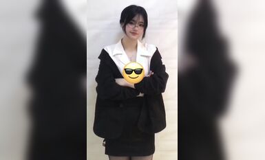 皮皮蝦網紅純欲女神【在下小羊】人前傲女，人後母狗，被金主包養定製私拍各種裸舞紫薇視頻207V (35)