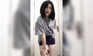 皮皮蝦網紅純欲女神【在下小羊】人前傲女，人後母狗，被金主包養定製私拍各種裸舞紫薇視頻207V (40)