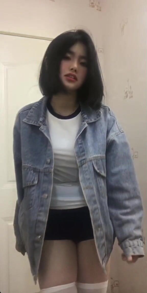 皮皮蝦網紅純欲女神【在下小羊】人前傲女，人後母狗，被金主包養定製私拍各種裸舞紫薇視頻207V (42)