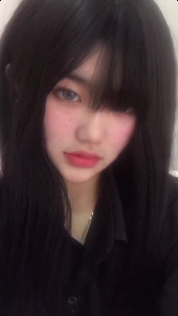 皮皮蝦網紅純欲女神【在下小羊】人前傲女，人後母狗，被金主包養定製私拍各種裸舞紫薇視頻207V (50)