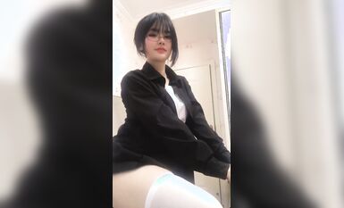 皮皮蝦網紅純欲女神【在下小羊】人前傲女，人後母狗，被金主包養定製私拍各種裸舞紫薇視頻207V (51)