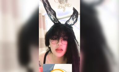 皮皮蝦網紅純欲女神【在下小羊】人前傲女，人後母狗，被金主包養定製私拍各種裸舞紫薇視頻207V (54)