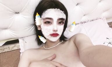 皮皮蝦網紅純欲女神【在下小羊】人前傲女，人後母狗，被金主包養定製私拍各種裸舞紫薇視頻207V (90)