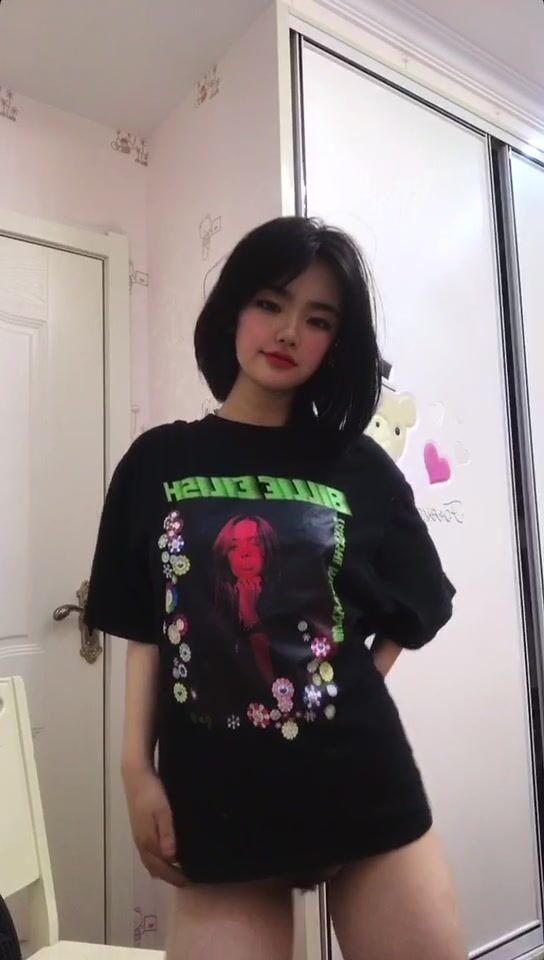 皮皮蝦網紅純欲女神【在下小羊】人前傲女，人後母狗，被金主包養定製私拍各種裸舞紫薇視頻207V (94)