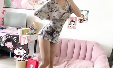 皮皮蝦網紅純欲女神【在下小羊】人前傲女，人後母狗，被金主包養定製私拍各種裸舞紫薇視頻207V (96)