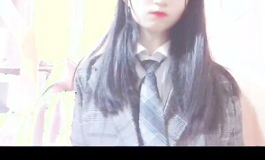 嬌嫩露臉小網紅！推特二次元卡哇伊極品妹【原野小年】粉絲群福利私拍COSER紫薇無毛粉嫩蜜穴 (1)