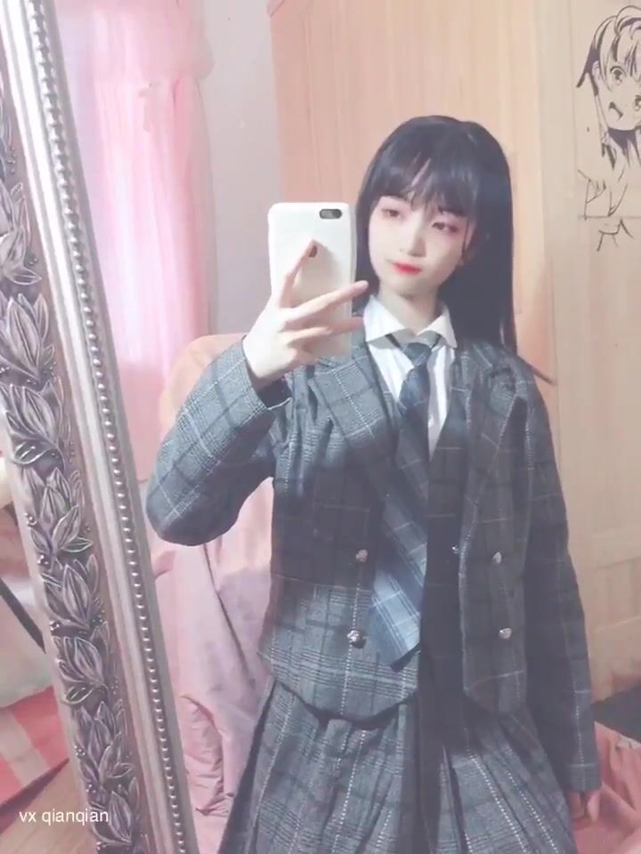 嬌嫩露臉小網紅！推特二次元卡哇伊極品妹【原野小年】粉絲群福利私拍COSER紫薇無毛粉嫩蜜穴 (1)