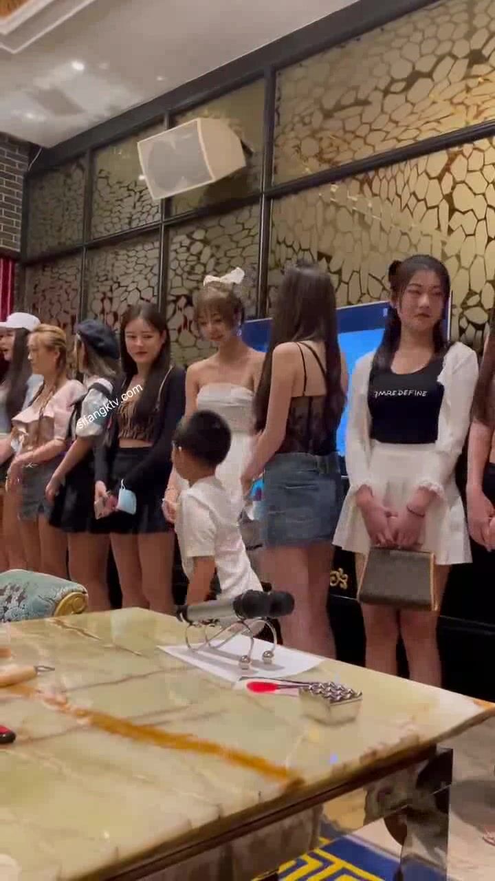 微博海歸大神『性學先生』終極調教啪啪私拍 連操三天粉逼軟妹 蜜桃臀美女 (62)