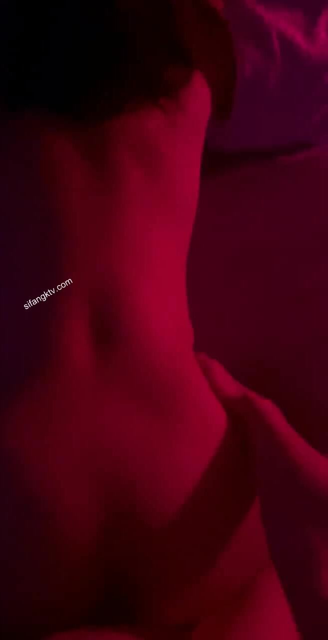 微博海歸大神『性學先生』終極調教啪啪私拍 連操三天粉逼軟妹 蜜桃臀美女 (64)