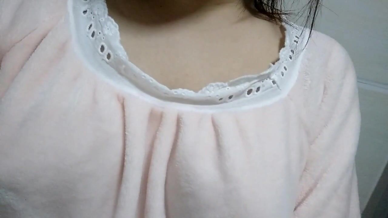 【百度雲泄密】22位露臉舉牌嫩妹 全方位了解妹子的顏值 身材 皮膚 (21)