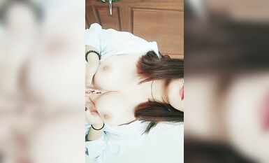 【百度雲泄密】22位露臉舉牌嫩妹 全方位了解妹子的顏值 身材 皮膚 (3)